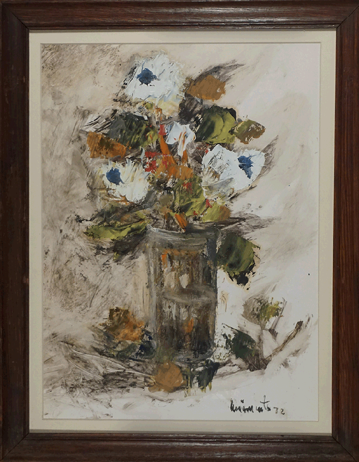 Big white flowers in vase